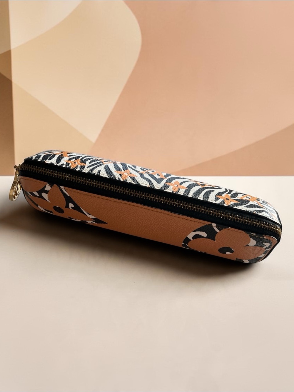 Louis Vuitton Elizabeth Pencil/Brush Pouch Monogram Giant Jungle – COA